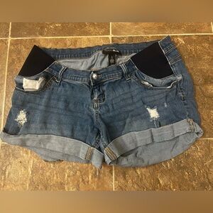 Indigo Blue Maternity Jean Shorts. Size Large.